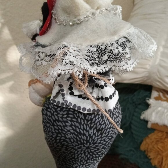 HANDMADE "MISS ANABELLE" - Picture 6 of 7